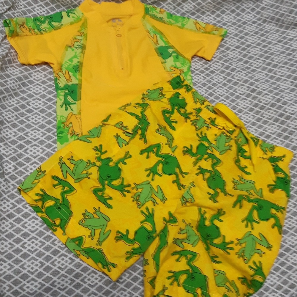 Boys 2 piece matching frog themed Swim wear.